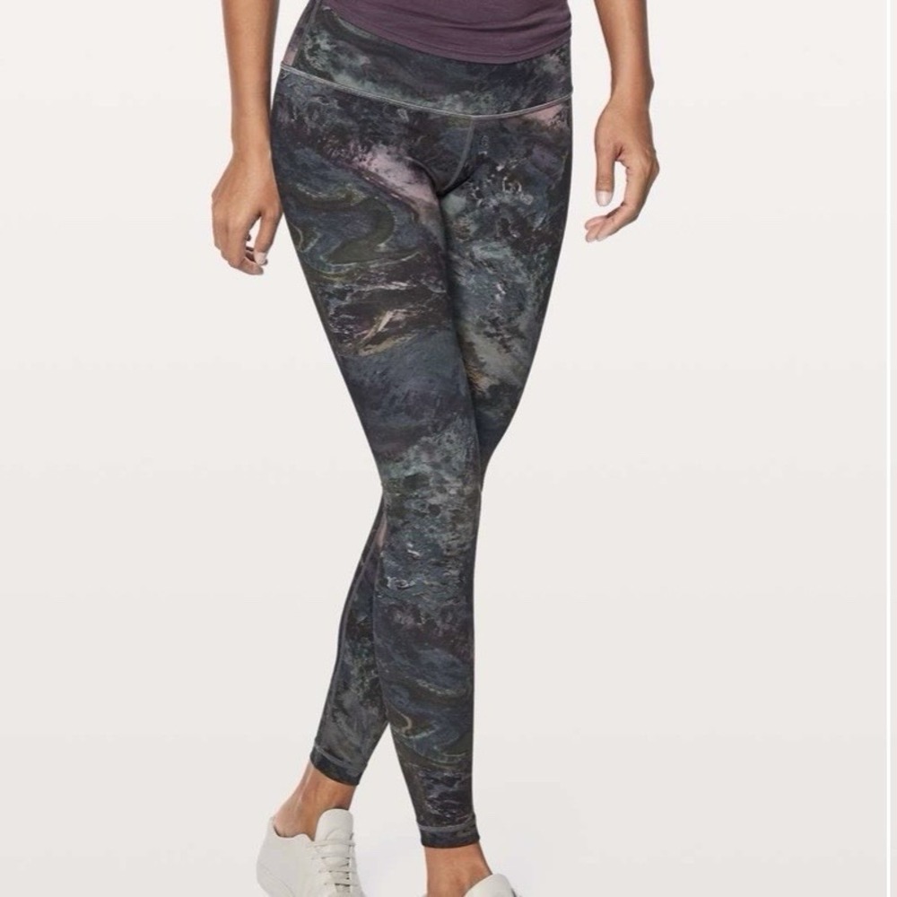 Lululemon Wunder Under Low-Rise Tight Full-On Luxtreme 28" Leggings Size 4 Yoga